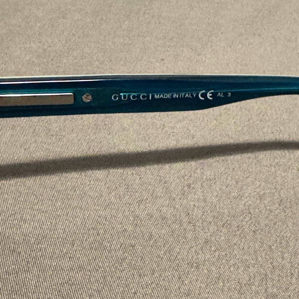 Gucci Men’s Aviator Sunglasses – Blue Gradient Frame / Black Lenses – w/ Case - Picture 4 of 5